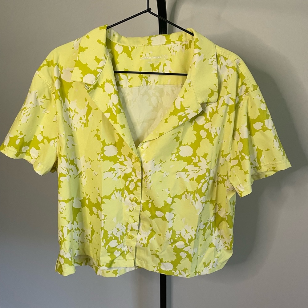 Outdoor Voices SolarCool XL lime floral shirt.